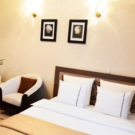 Comfort Apartments - Beautiful Suite By The Park Grodno Exterior foto
